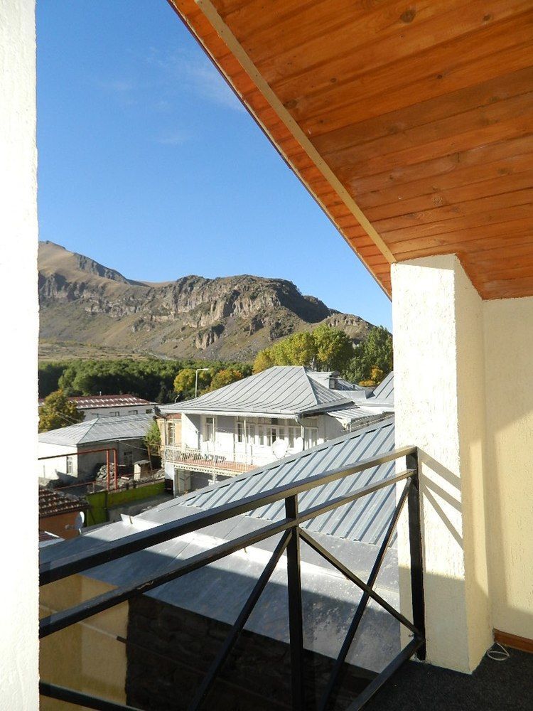 Hotel Uptown Boutique Kazbegi Exteriér fotografie